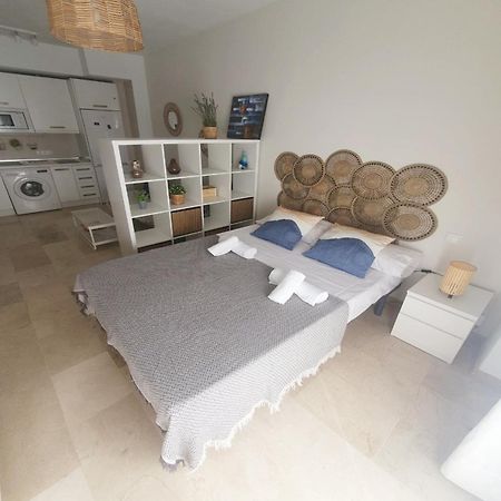 Sol Y Arte Suites Malaga Centro Kültér fotó